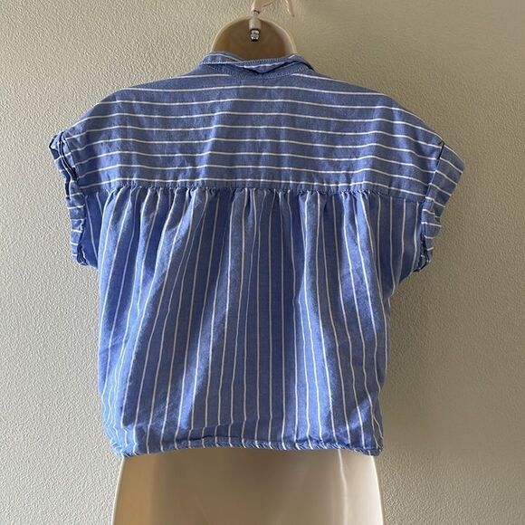 Old navy small striped wrap top, short sleeve - Picture 7 of 7